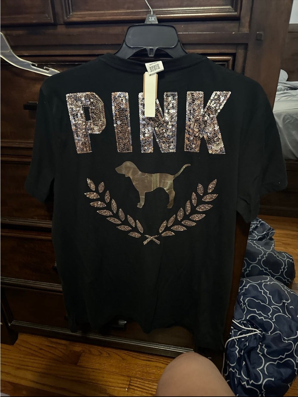PINK Victoria's Secret Sequin Logo Black Dog Graphic T-Shirt - Black new with xl